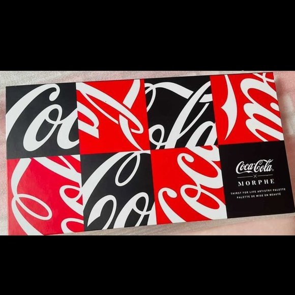 Morphe Other - MORPHE X COCACOLA THIRST FOR LIFE Eyeshadow Pallet